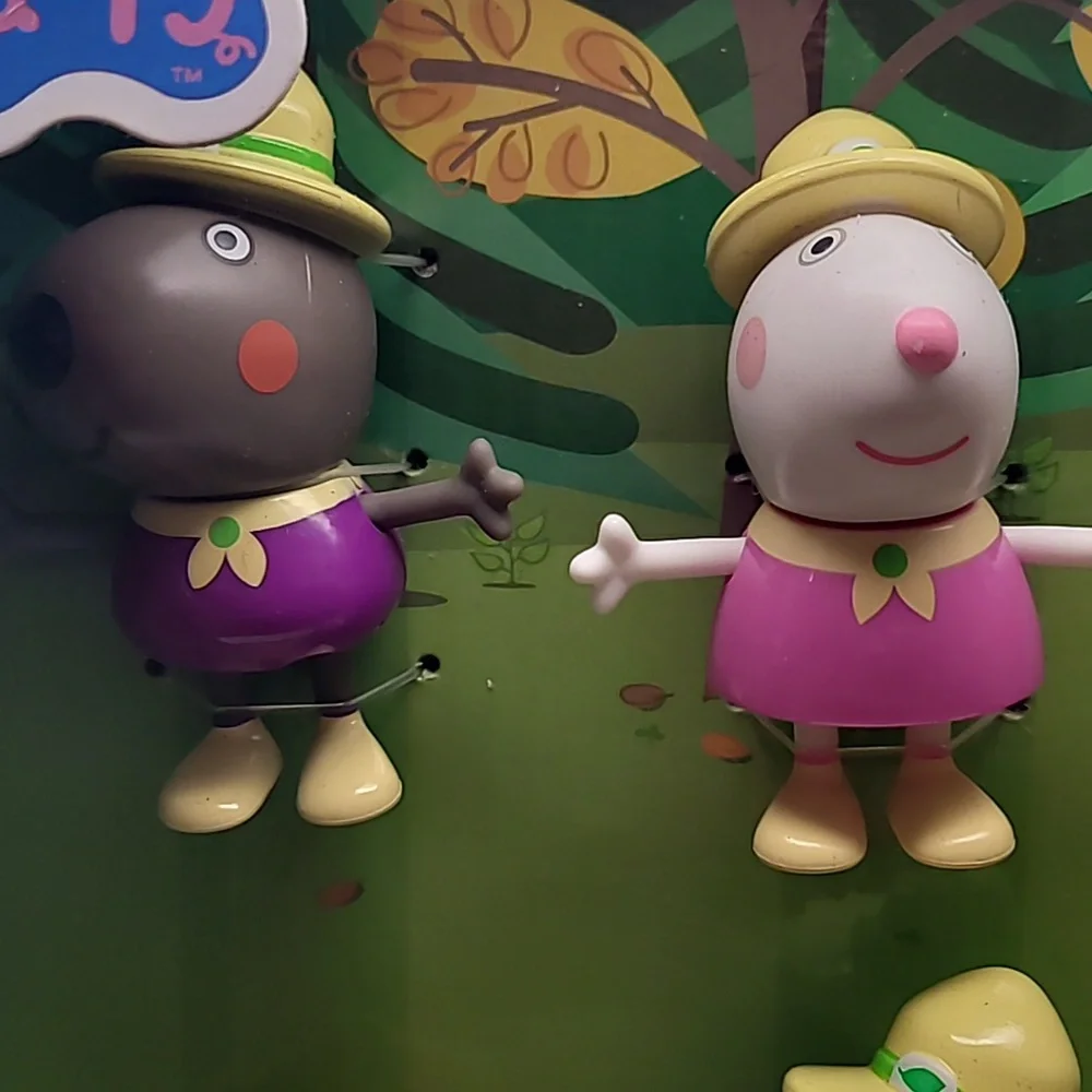 NIB Peppa Pig Peppa's Nature Day Woodland Club Pig Figures New - Picture 2 of 6